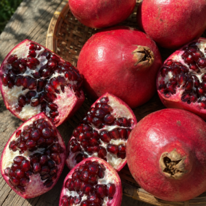 ruby pomegranate seeds (punica granatum) red pomegranate seedss
